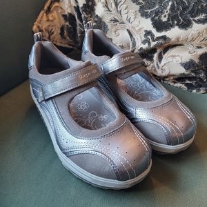 SKECHERS Shape-Ups Mary Jane Women's shoes Size 10 Silver & Grey
